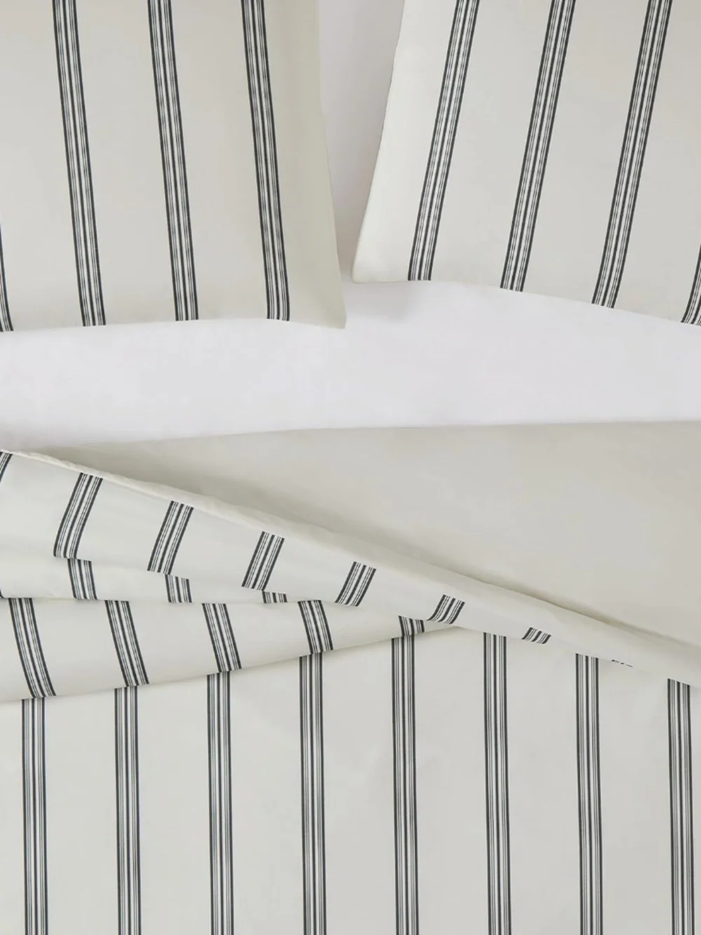 TRULY SOFT Millenial Stripe Ivory and Black Polyester 2-Piece Twin XL Duvet Set
